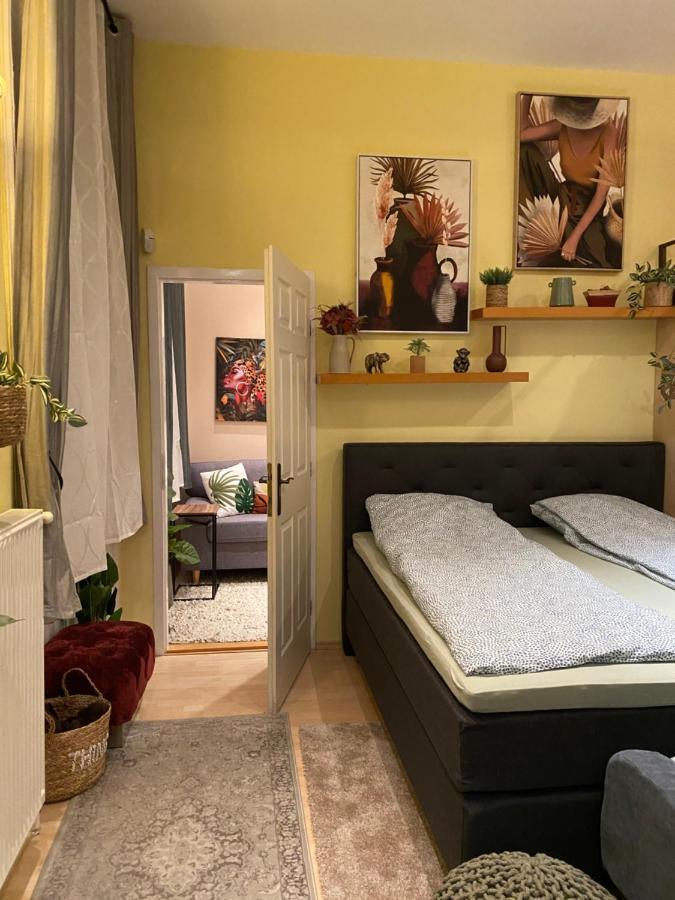 Jungle Story Apartment By Millenaris Park With Free Parking, Budapest